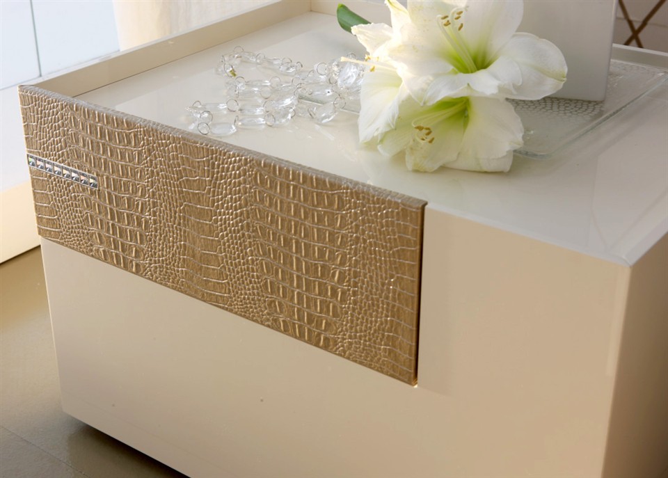 Rossetto USA Diamond Right Nightstand Best Price