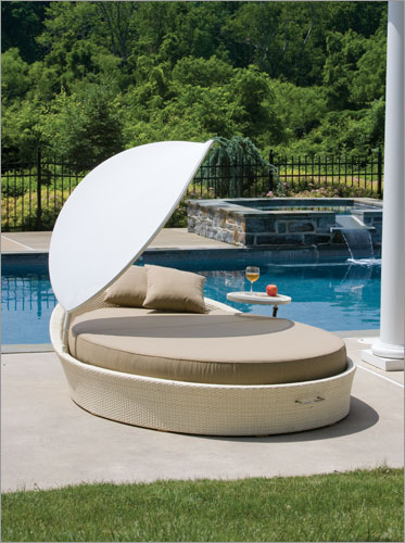 Alfresco Home Grand Woven Daybed In Alabaster - FREE Inside Delivery! by Alfresco Home
