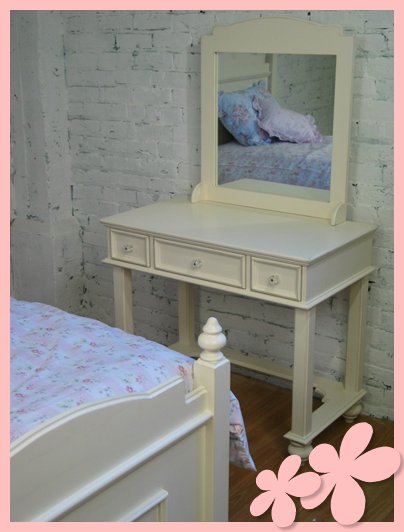 Relics Furniture Lily Rae Kids Vanity and Mirror