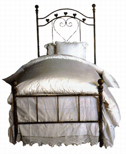 Corsican Kids Bed with Hearts