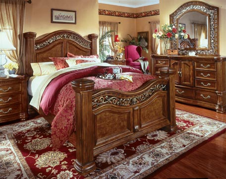 Wynwood Cordoba Mansion Bed in Burnished Pine Finish