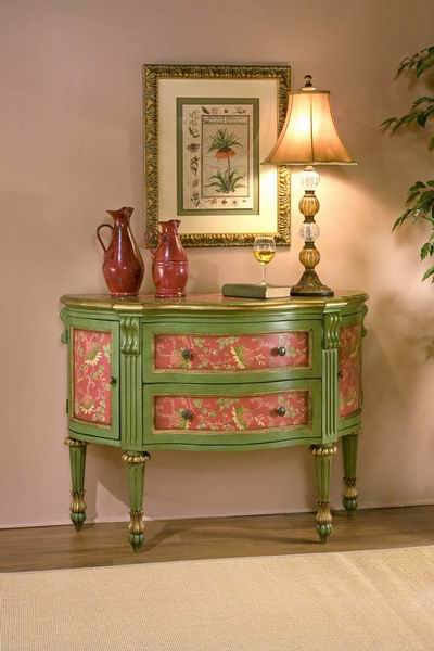 Butler Elegant Victorian Chest