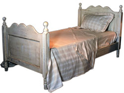 British Traditions Amberley Bed - Fast FREE FedEx Shipping!