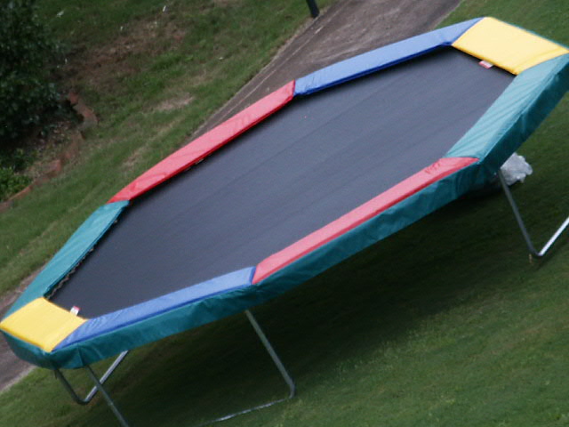 Magic Circle Deluxe 16 ft Octagon Trampoline - FREE 10 Year Warranty!